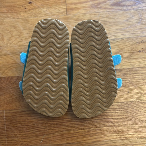 Sandals - Picture 2 of 2